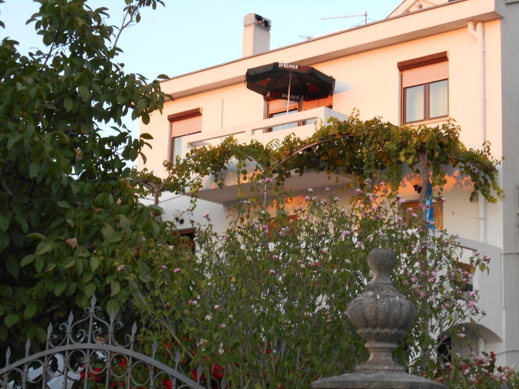 Apartments U Kapetana Punat Eksteriør billede